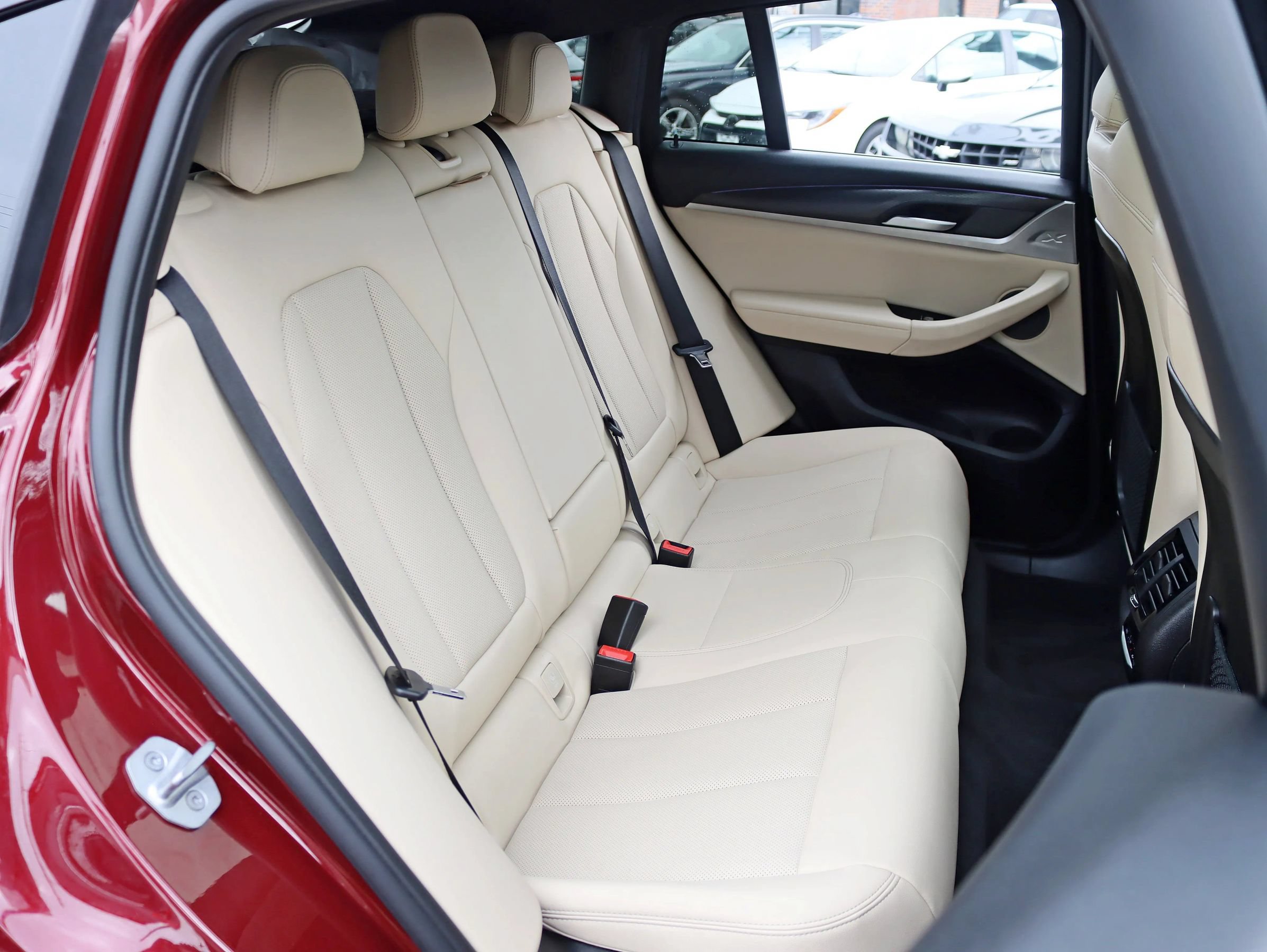 Used 2023 BMW X4 xDrive30i w/ M Sport Package AWD/4WD image 38