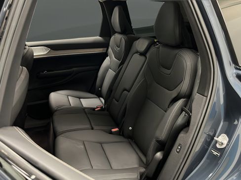 Used 2025 Volvo EX90 Ultra AWD/4WD image 23
