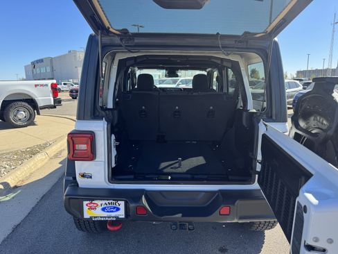 Used 2024 Jeep Wrangler Unlimited Rubicon image 22