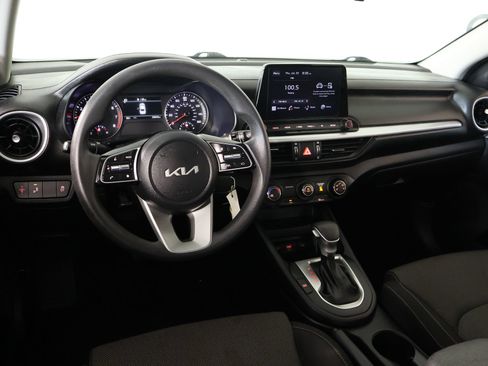 Used 2024 Kia Forte LXS w/ LXS Technology Package FWD image 2