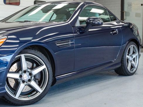 Used 2015 Mercedes-Benz SLK 250 image 13