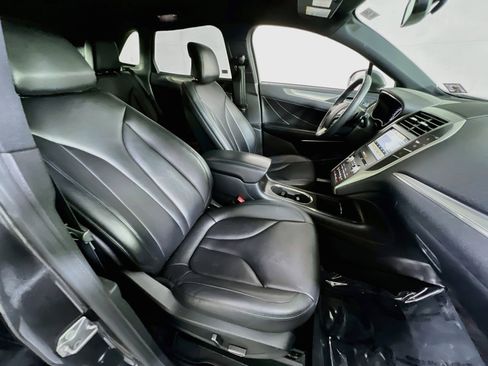 Used 2017 Lincoln MKC Premiere image 27