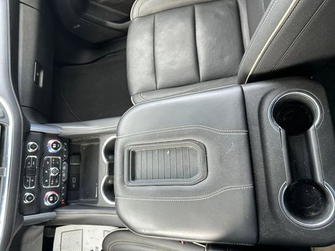 Used 2023 GMC Yukon XL SLT w/ SLT Premium Package image 20