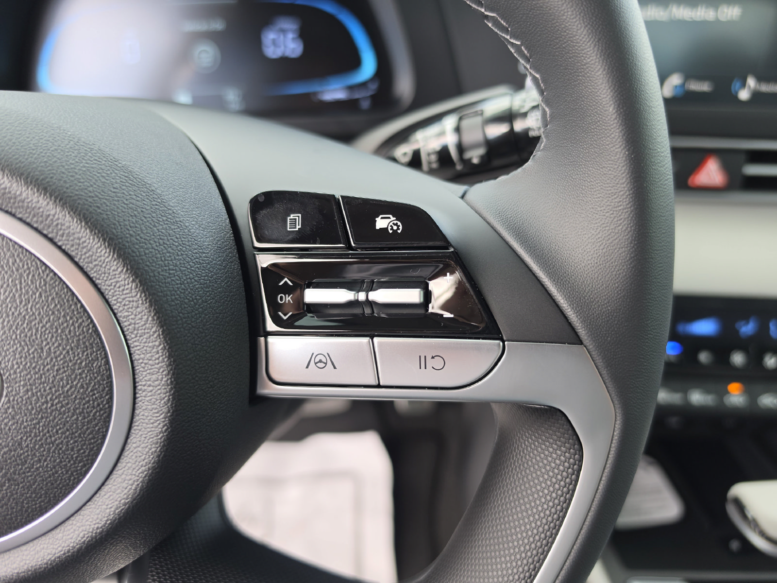 New 2026 Hyundai Elantra SEL Sport FWD image 31