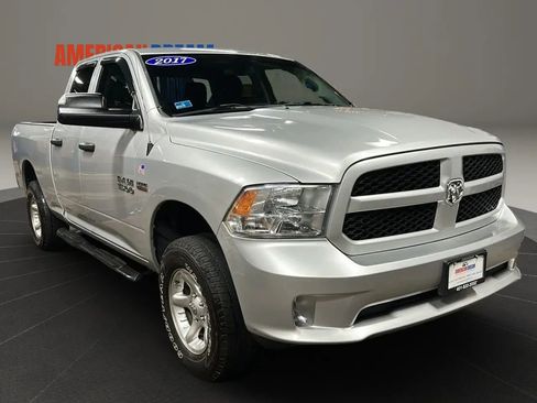 Used 2017 RAM 1500 Express w/ Express Value Package AWD/4WD image 7
