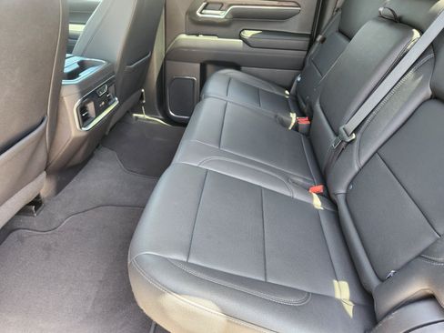 Used 2024 GMC Sierra 1500 SLT AWD/4WD image 13