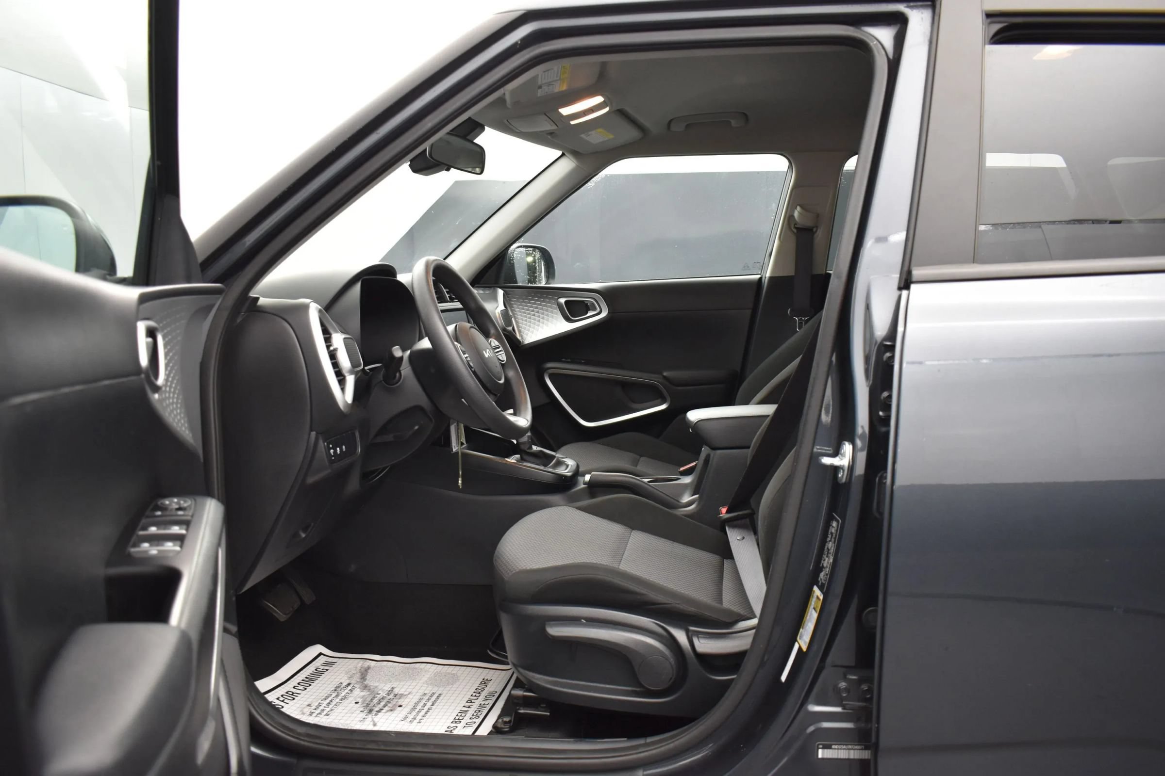 Used 2024 Kia Soul LX w/ LX Technology Package FWD image 14