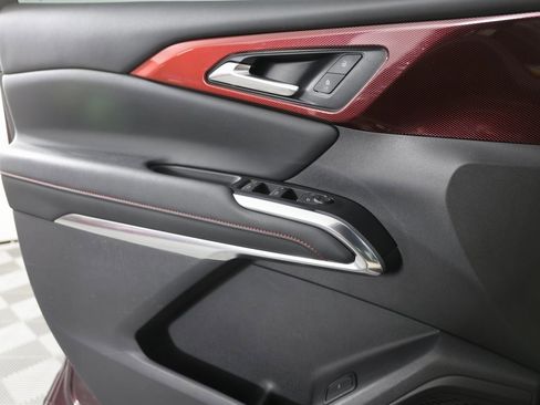 Used 2024 Chevrolet Traverse Z71 image 31