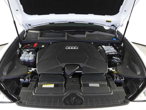 Used 2023 Audi Q8 Premium w/ Convenience Package image 6