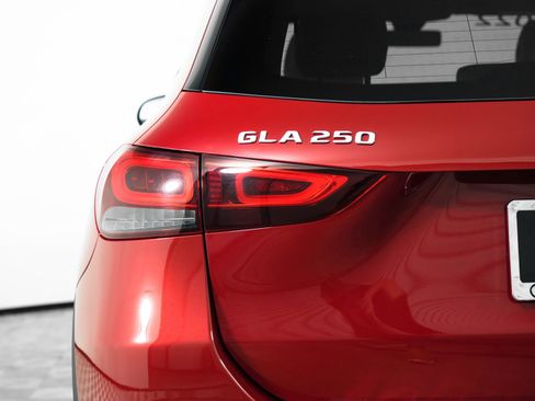 Used 2022 Mercedes-Benz GLA 250 image 13