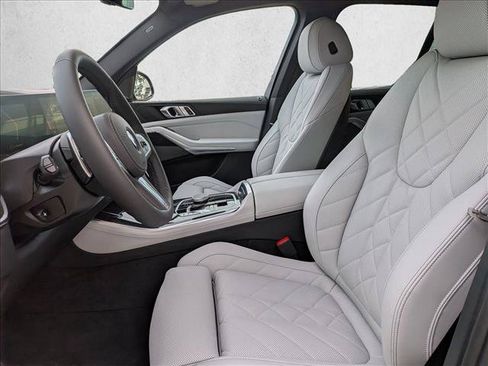 Used 2026 BMW X5 sDrive40i w/ M Sport Package RWD image 4