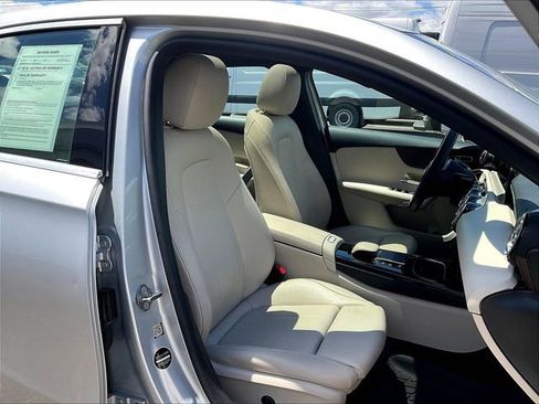 Certified 2021 Mercedes-Benz A 220 4MATIC image 31