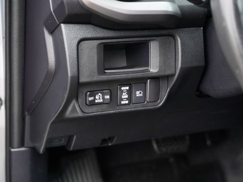 Used 2018 Toyota Tacoma TRD Off-Road image 17