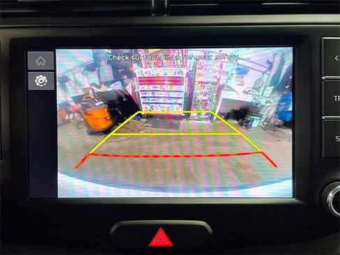 Used 2023 Kia Soul LX w/ LX Technology Package image 13