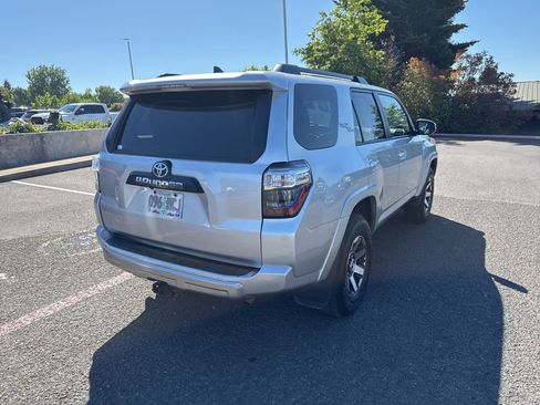 Used 2021 Toyota 4Runner TRD Off-Road Premium w/ Moonroof Package AWD/4WD image 8