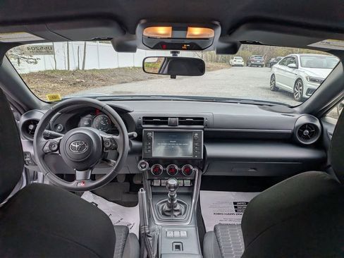 Used 2025 Toyota GR86 w/ ALL Weather Mat Package (TMS) RWD image 17