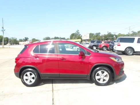 Used 2019 Chevrolet Trax LT w/ LPO, Protection Package FWD image 5