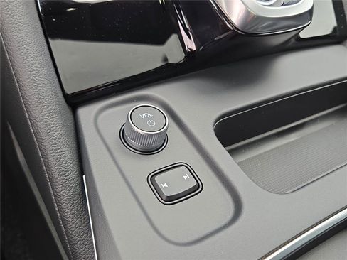New 2026 Acura MDX SH-AWD image 10