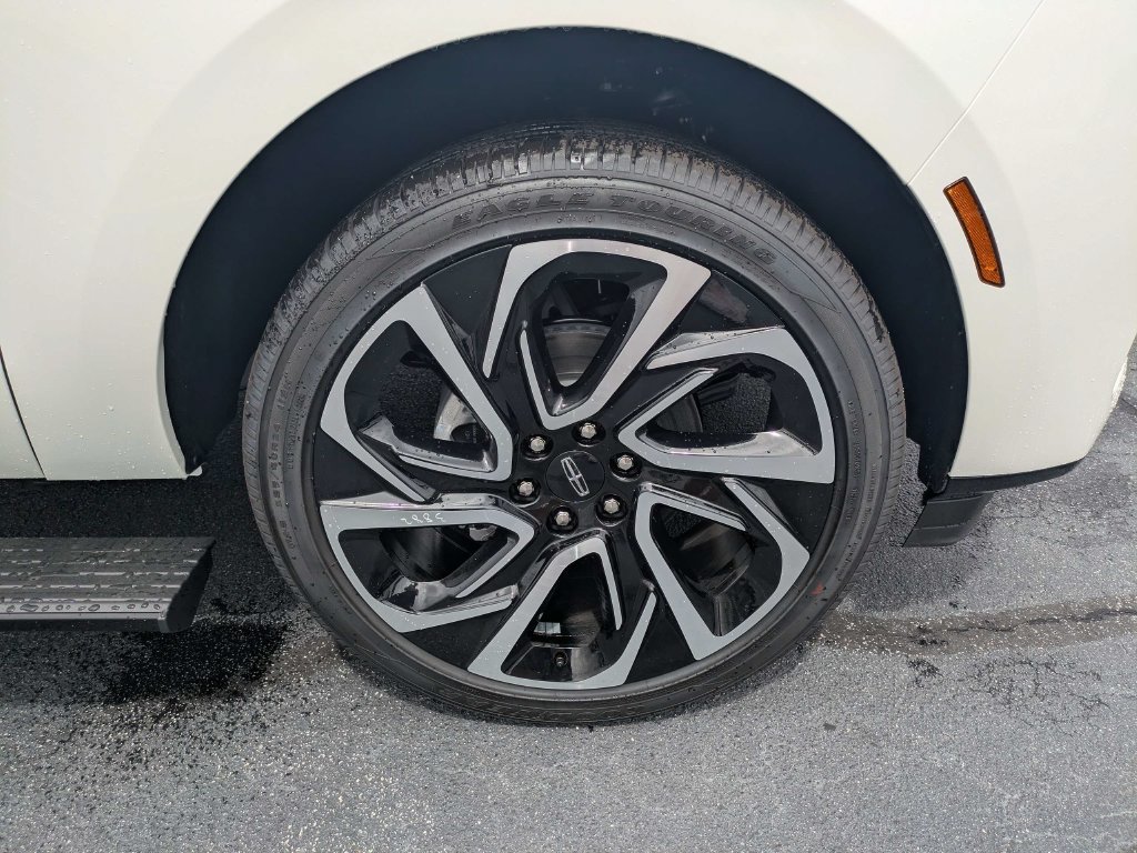 New 2027 Lincoln Navigator L Reserve AWD/4WD image 12