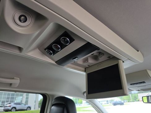 Used 2014 Chrysler Town & Country Touring-L w/ Trailer Tow Group FWD image 27