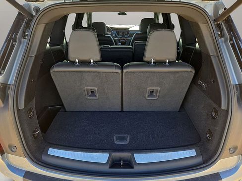 Used 2024 Cadillac XT6 Premium Luxury image 14