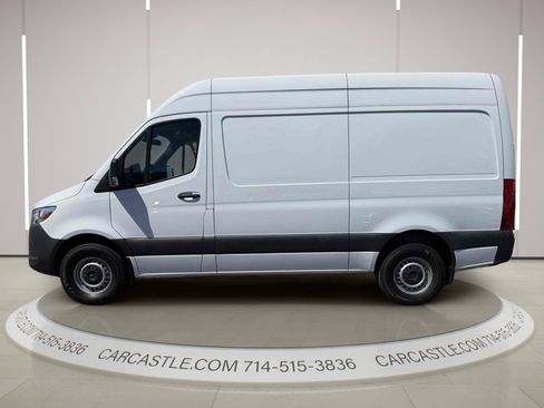 Used 2023 Mercedes-Benz Sprinter 2500 image 2