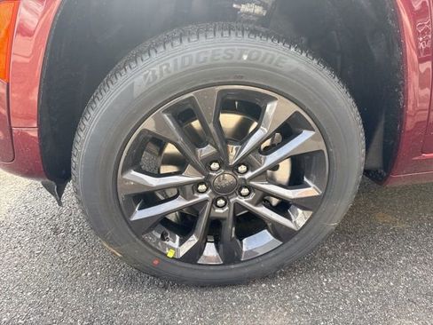 New 2026 Jeep Grand Cherokee L Limited image 8