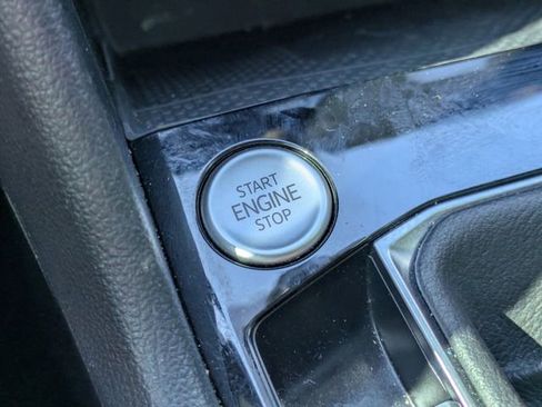 Used 2023 Volkswagen Taos SE w/ Panoramic Sunroof Package image 36