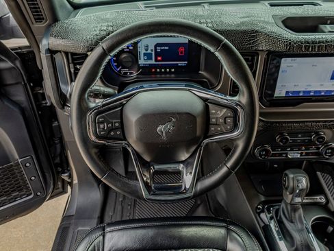Used 2023 Ford Bronco Outer Banks image 18