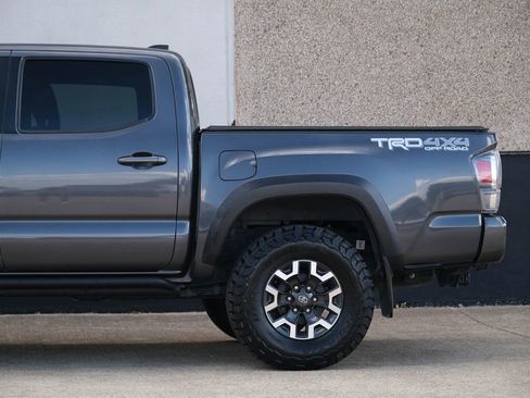 Used 2021 Toyota Tacoma TRD Off-Road image 10