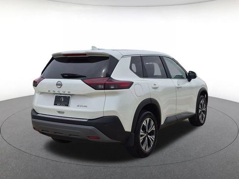 Used 2022 Nissan Rogue SV AWD/4WD image 5