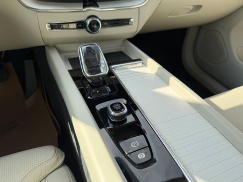 New 2026 Volvo XC60 T8 Ultra w/ Protection Package Premier image 13