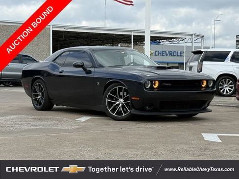 Used 2018 Dodge Challenger R/T Scat Pack RWD image 2