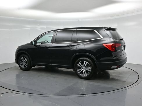 Used 2017 Honda Pilot EX image 5