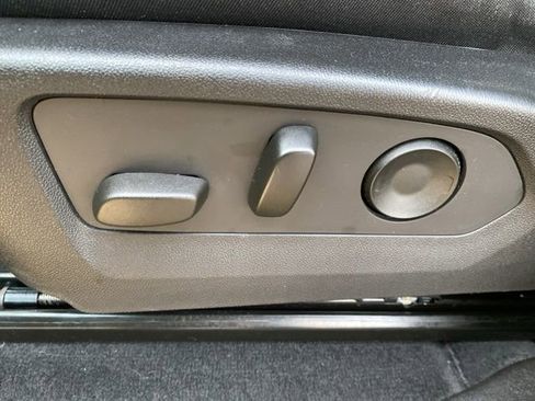 Used 2023 Chevrolet Colorado Trail Boss w/ Technology Package image 16