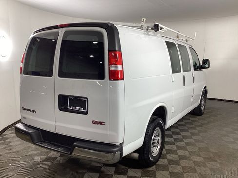 Used 2020 GMC Savana 2500 image 2