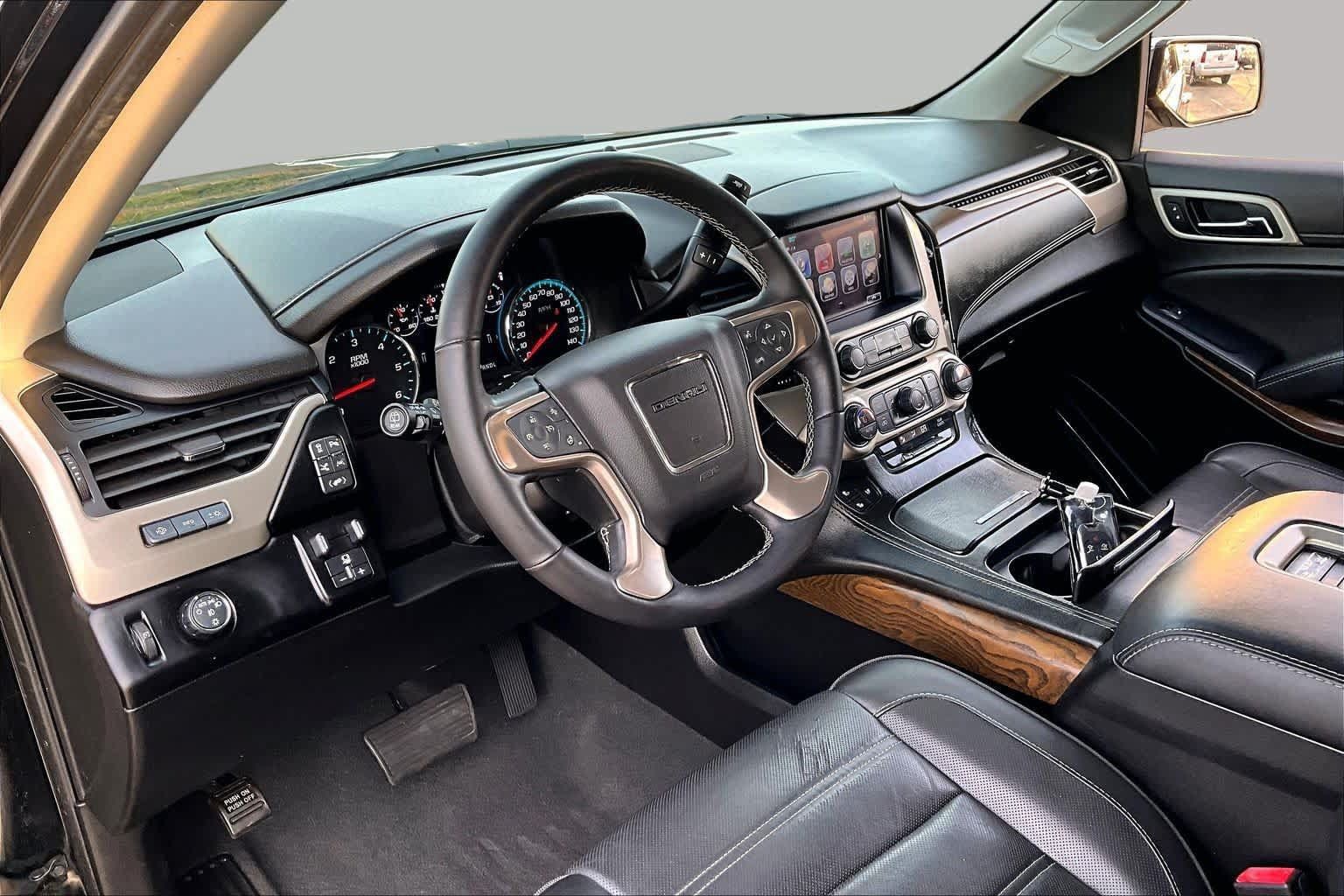 Used 2019 GMC Yukon Denali w/ Denali Ultimate Package RWD image 18