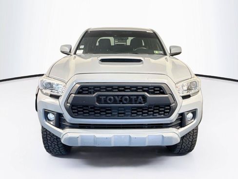 Used 2019 Toyota Tacoma TRD Sport AWD/4WD image 7