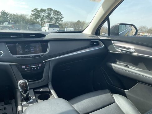 Used 2019 Cadillac XT5 Luxury w/ Advanced Security Package image 21