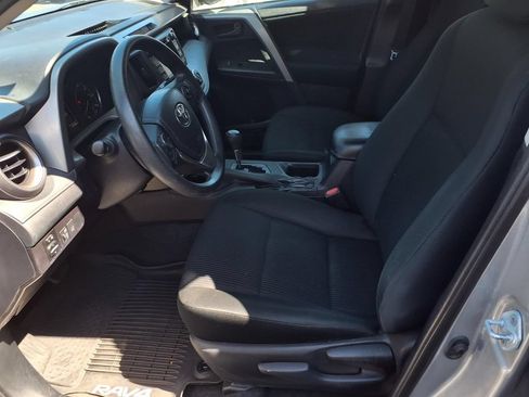 Used 2018 Toyota RAV4 LE w/ All Weather Liner Package FWD image 20