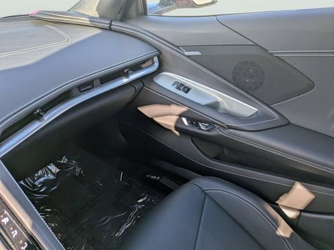 Used 2023 Chevrolet Corvette Stingray Convertible w/ Z51 Performance Package RWD image 12