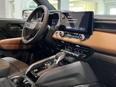 New 2026 GMC Canyon AT4 w/ Technology Plus Package AWD/4WD image 8