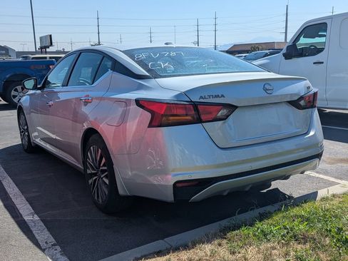 Used 2024 Nissan Altima 2.5 SV FWD image 7
