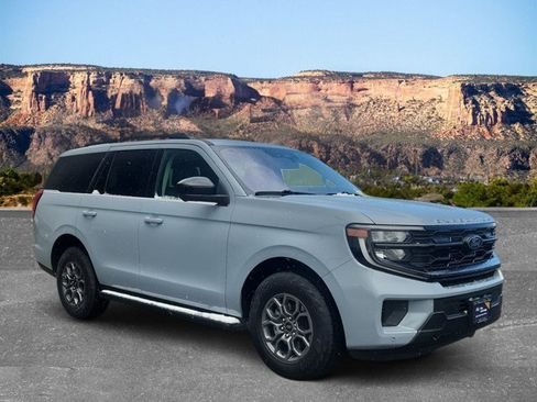 Certified 2025 Ford Expedition Active AWD/4WD image 1
