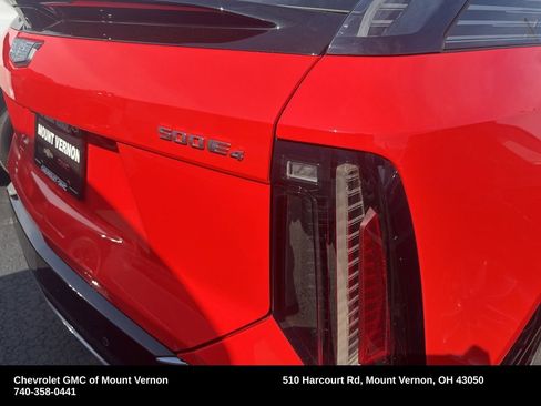 Used 2025 Cadillac Optiq Sport 1 w/ LPO, ONYX Package image 8