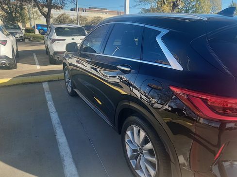 Used 2021 INFINITI QX50 Essential w/ Convenience Package image 6