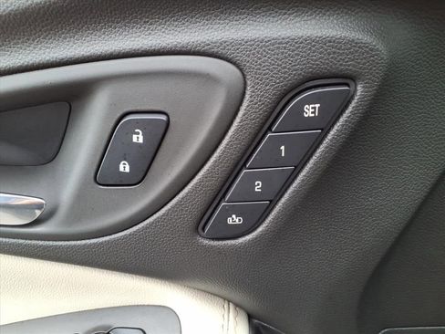 Certified 2025 Buick Encore GX Avenir w/ Avenir Technology Package image 29