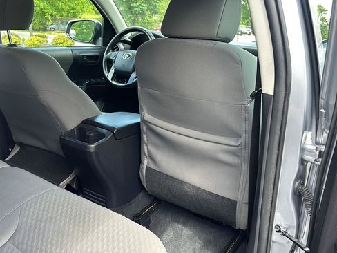 Used 2020 Toyota Tacoma SR AWD/4WD image 18