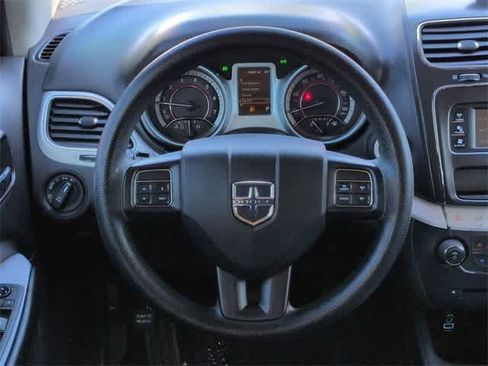 Used 2019 Dodge Journey SE w/ Blacktop Package image 23