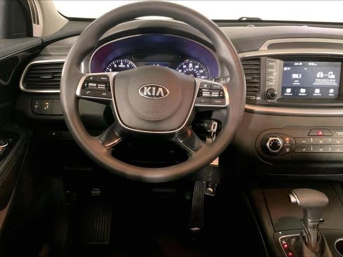 Used 2019 Kia Sorento LX image 5